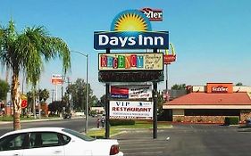 Days Inn Bakersfield 2*